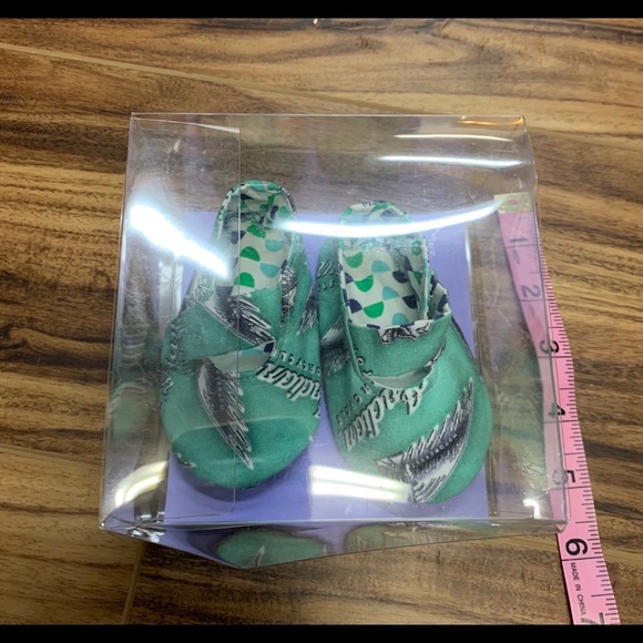 Indian Motorcycles baby shoes size large, NWOT - Picture 4 of 5